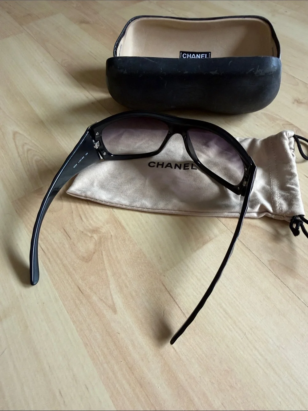 CHANEL authentic 6009